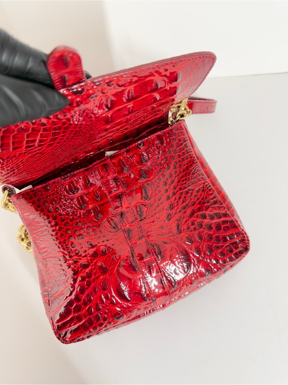 Vtg Brahmin Women's Shoulder Bag Red Croc Embossed Leather Small Gold Chain Lux - Picture 7 of 15